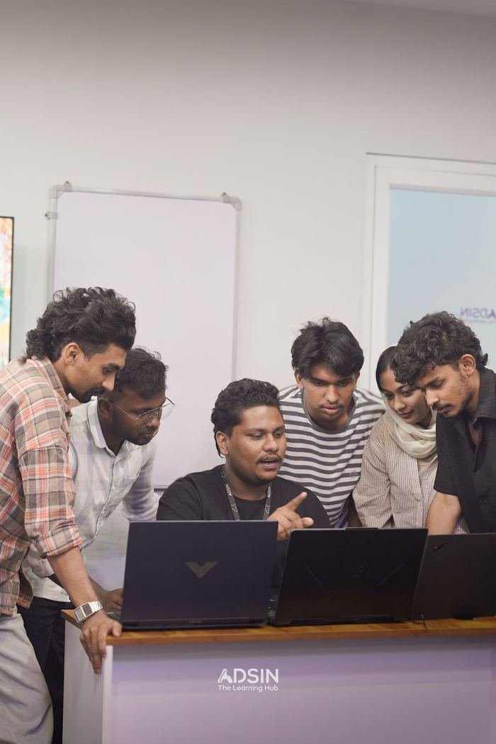 Jasim CP mentoring students through a live digital marketing campaign at Adsin Learning Hub